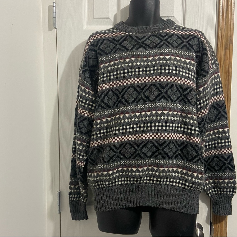 Cricketer Men Acrylic wool blend long sleeve knit crew neck sweater. Size L. Use
